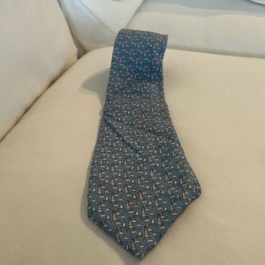 Blue vineyard vines men’s necktie tie lighthouse